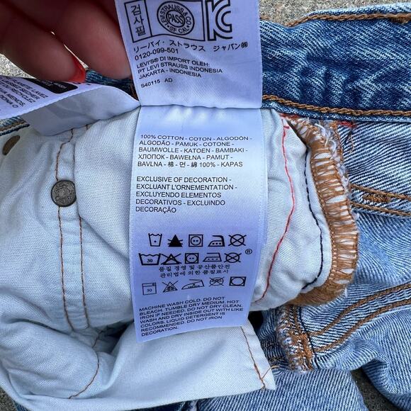 Levi's Spellout Side Ribbon 501 Fray Hem Button Fly Cutoff Jean Shorts Size 27 - Picture 6 of 7